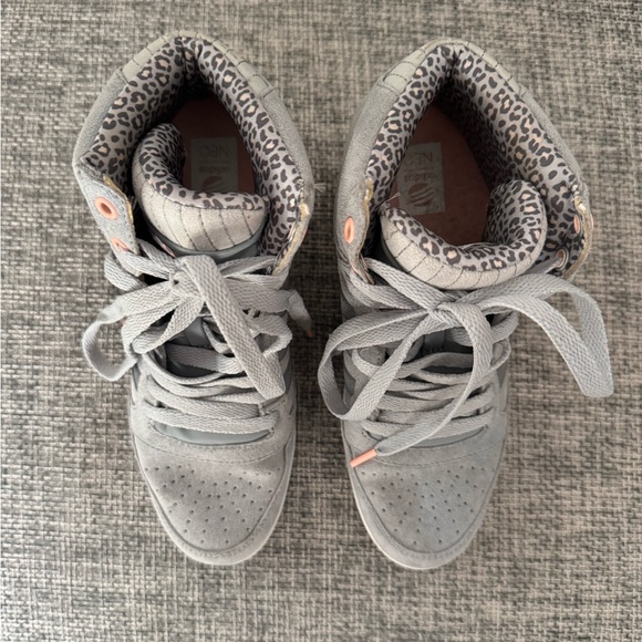 ADIDAS Neo Label suede grey high top heeled sneaker w/ animal print accent - Picture 7 of 9